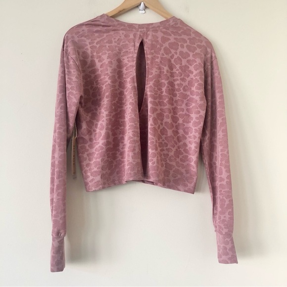 NWT Rae Dunn Pink Leopard Cropped Athletic Long Sleeved Top Size S - Picture 8 of 10